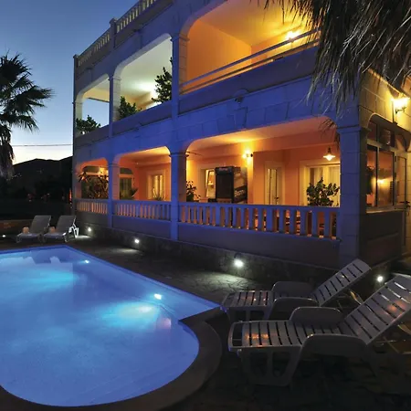 Holiday home Amazing In Kastel Stari With House Sea View